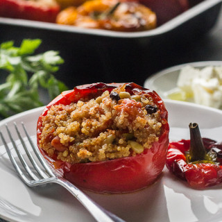 STUFFED PEPPERS WITH QUINOA ( GREEK GEMISTA )